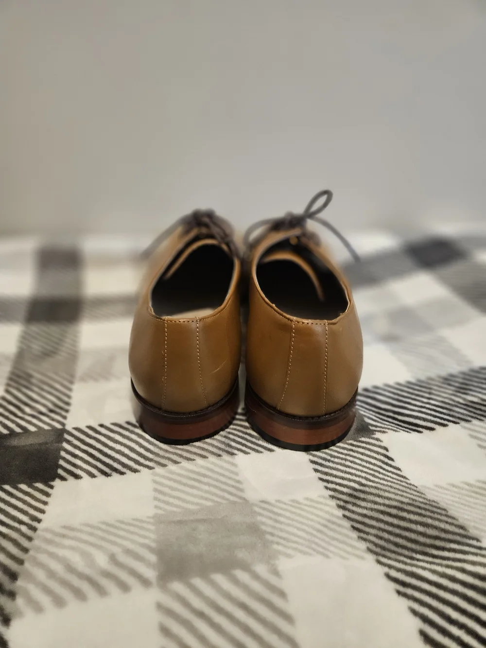 Banana Republic Tan Leather Derby Shoes